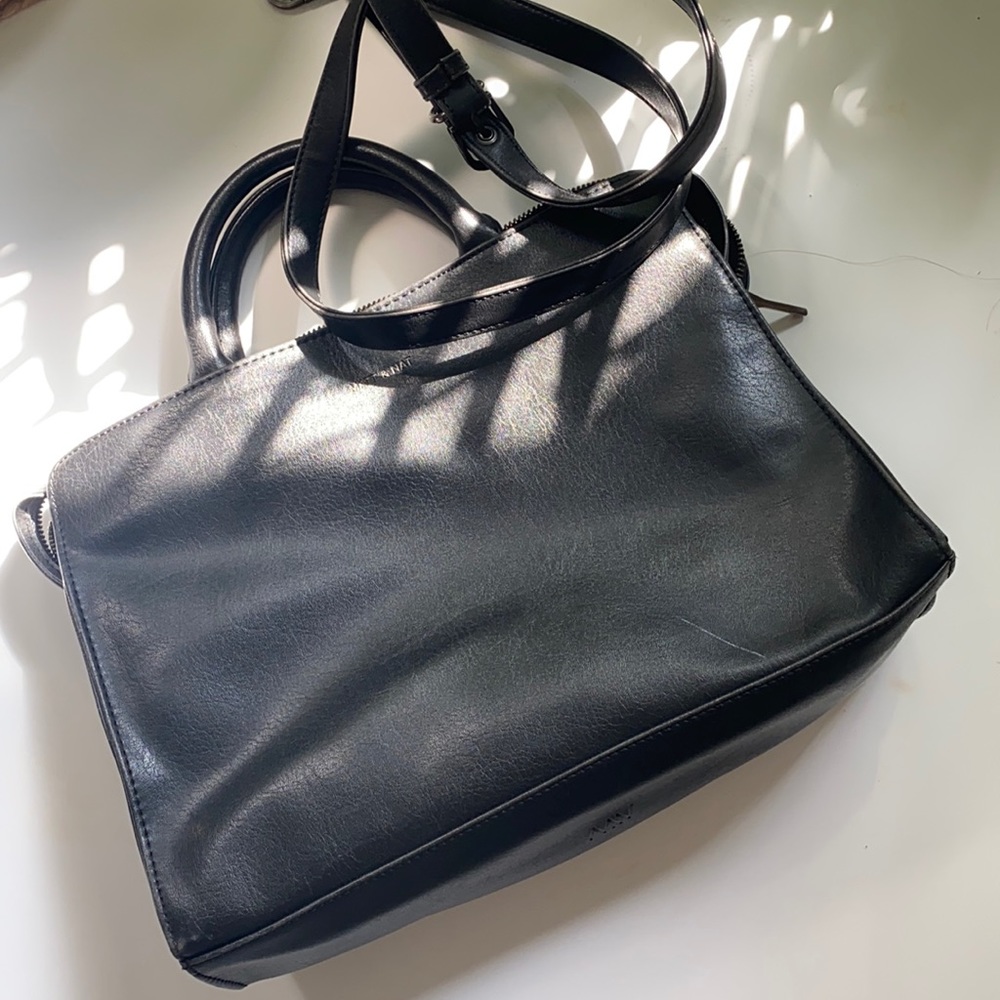 Matt+Nat vegan Leather handbag with strap